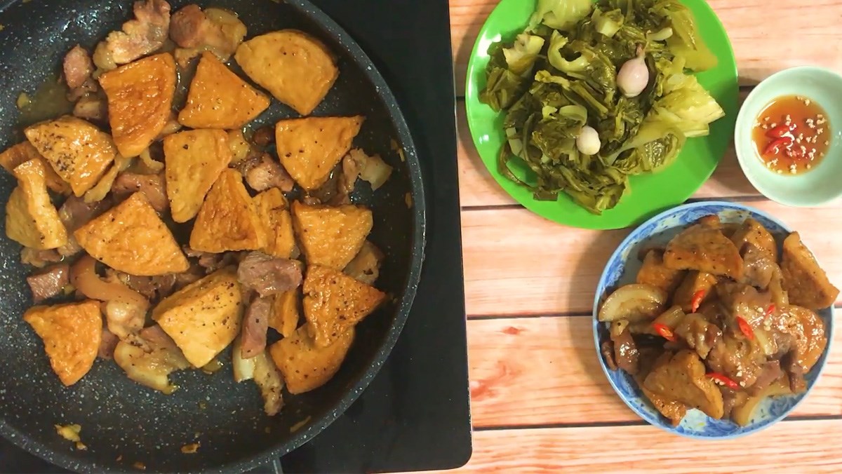 Chả lụa kho thịt