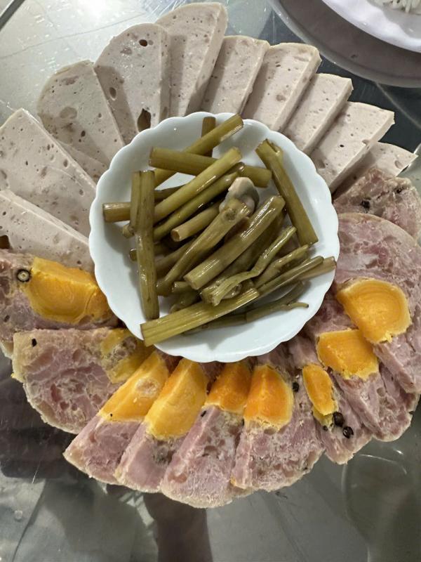Pate thịt nguội trứng muối